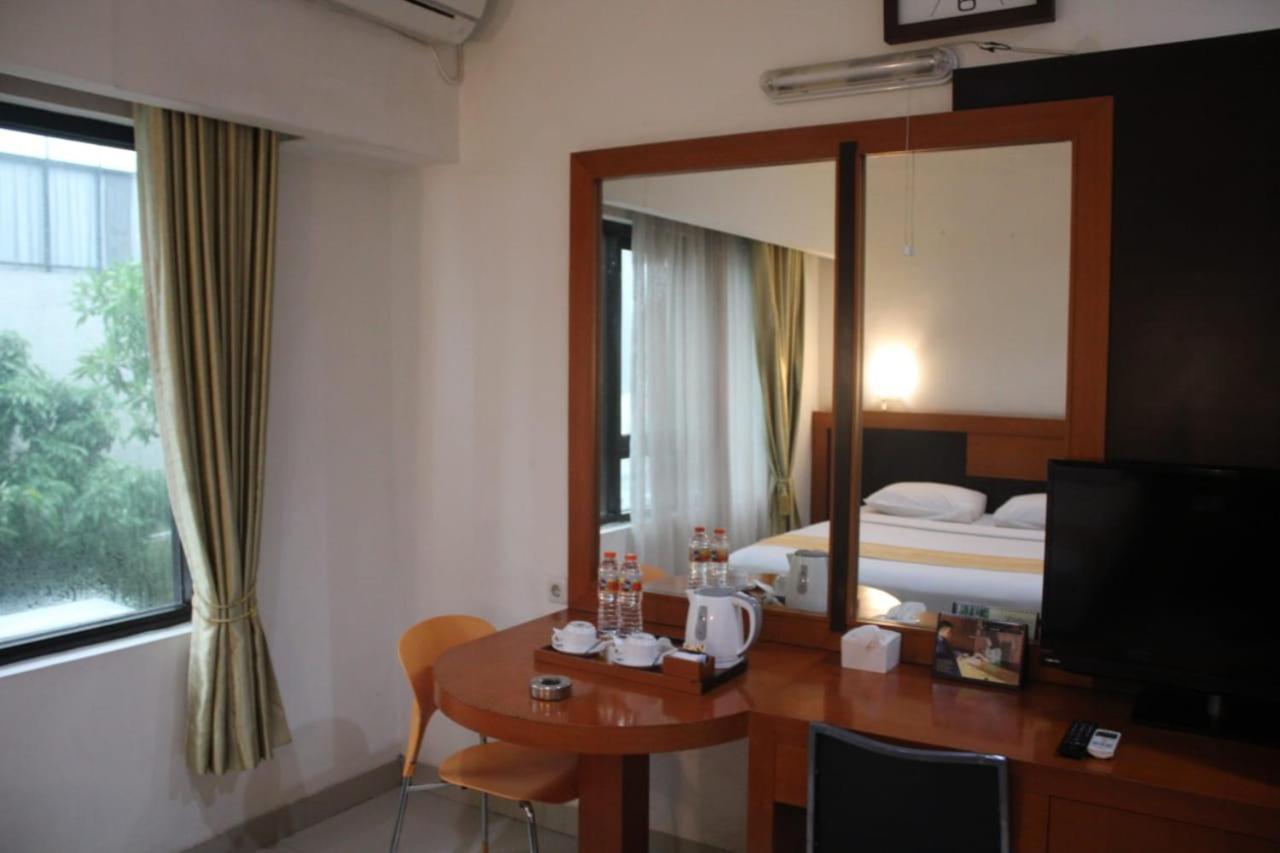 Hotel Grand Karawang Indah Exterior foto